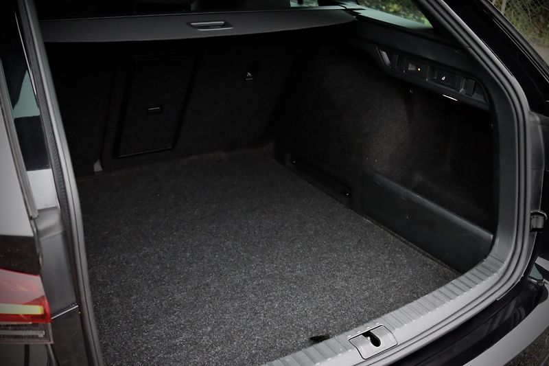 Škoda Octavia 4 Combi 1.5 TSI 110 kW - fotka 46 z 49