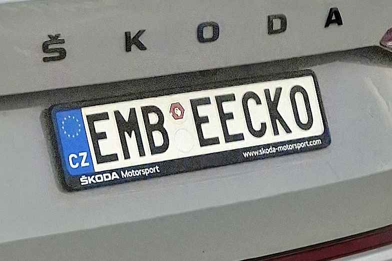 Jedna z finálových SPZ.
