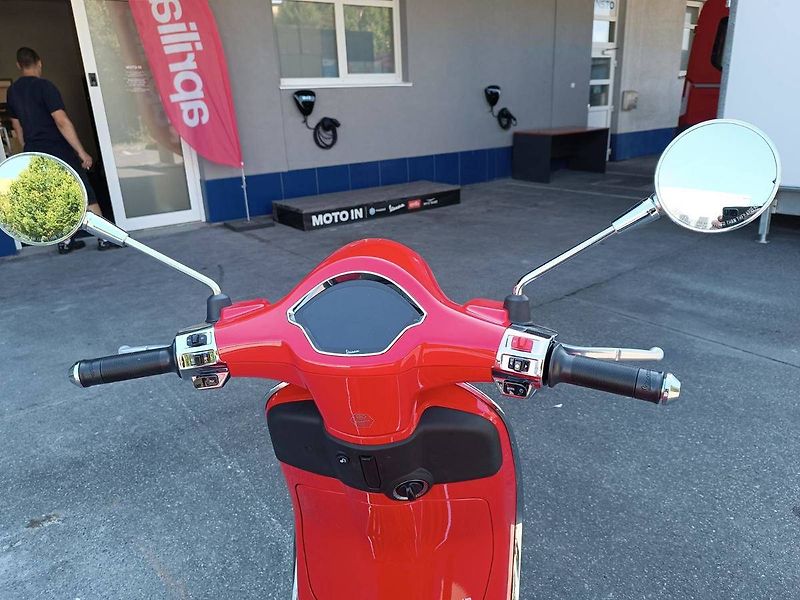 Vespa Primavera 125 3V ABS (2026) E5+ RED FL26  (příslušenství - fotka 9 z 9