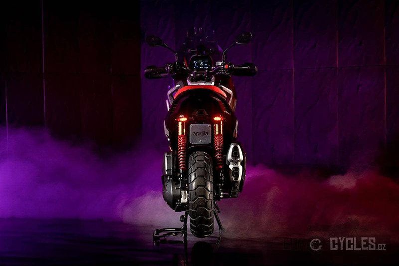 Aprilia (2026) SR GT 400 RALLY REPLICA E5+ - fotka 11 z 19