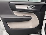 Volvo XC40 T3 MOMENTUM REZERVACE - náhled 18