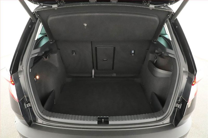 Škoda Karoq (2019) Style 1.6 TDI, Automat, Navi - fotka 11 z 21