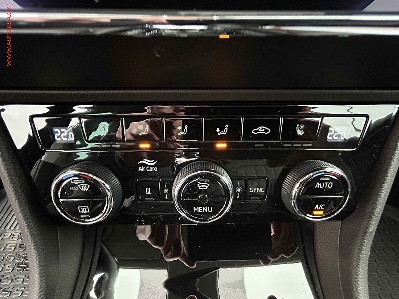 Škoda Superb (2018) 2.0 TSI 4x4, 2.maj,ČR, STK6 - fotka 14 z 17