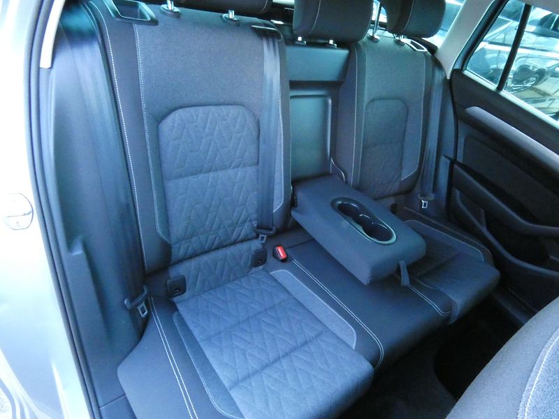 Volkswagen Passat Variant Business 2.0 TDI DSG - fotka 28 z 30
