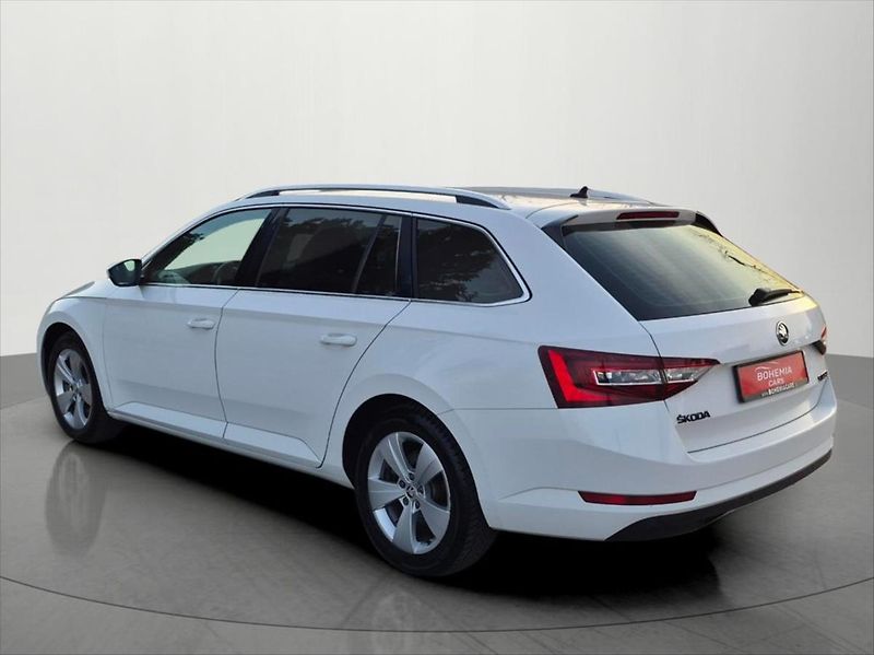 Škoda Superb 2,0 TDI 110 KW STYLE DSG ČR - fotka 5 z 26