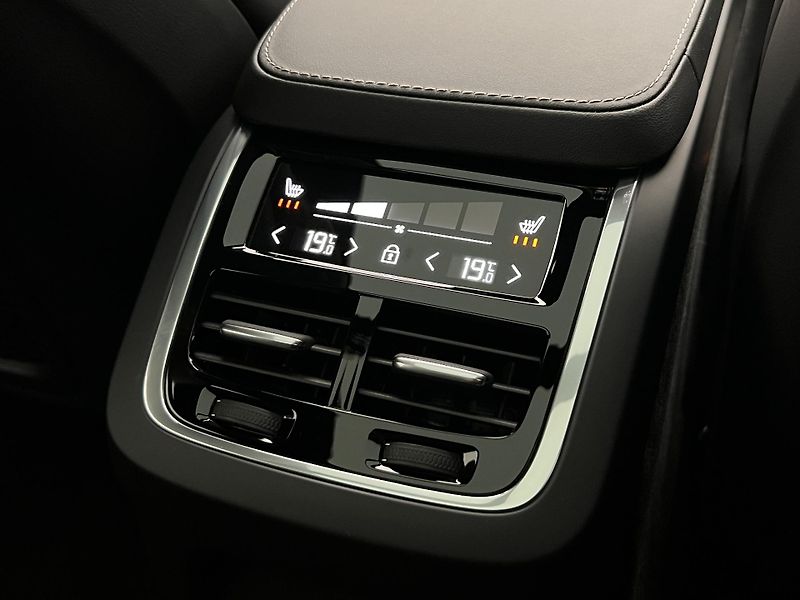 Volvo XC90 T8 AWD RECH. PLUS BRIGHT 7 M - fotka 22 z 51