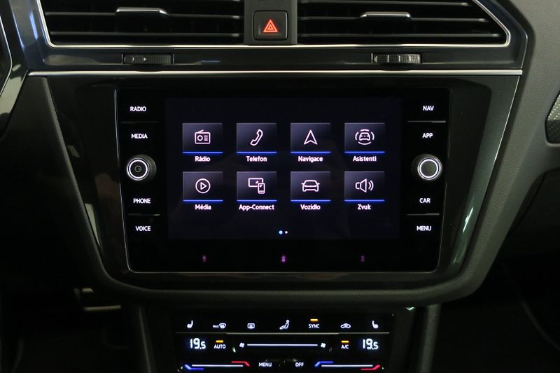 Volkswagen Tiguan (2022) R-line 2,0TDI 147 KW 4M DSG - fotka 25 z 49