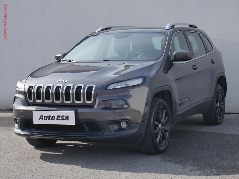 Jeep Cherokee (2014) 2.0 CRD 4x4, ČR, Longitude - fotka 3 z 25