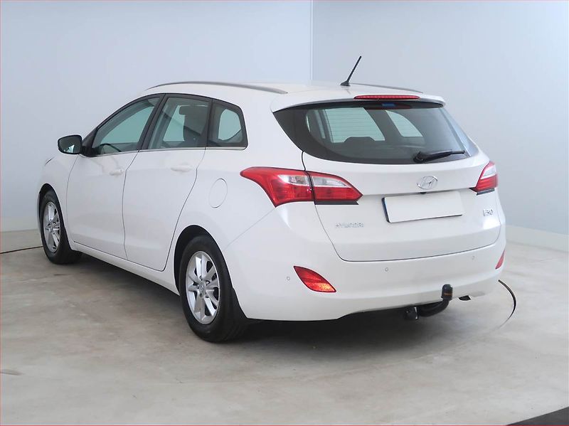 Hyundai i30 (2014) 1.6 CRDi, ČR,1.maj, Serv.kniha - fotka 4 z 16