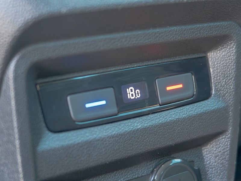 Volkswagen Tiguan (2021) 2.0TDI 110KW NAVI – LED - fotka 45 z 50