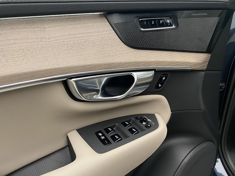 Volvo XC90 (2026) B5 AWD AUT BRIGHT PLUS 7míst - fotka 24 z 63