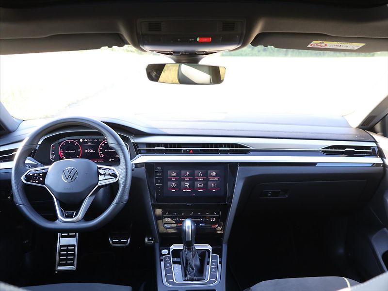Volkswagen Arteon Shooting Brake 2,0 TDI 142kW 4M DSG R-Line DP - fotka 31 z 41