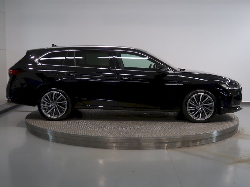 Škoda Superb (2025) LAURIN&KLEMENT 2.0TDI 142KW 4x - fotka 8 z 48