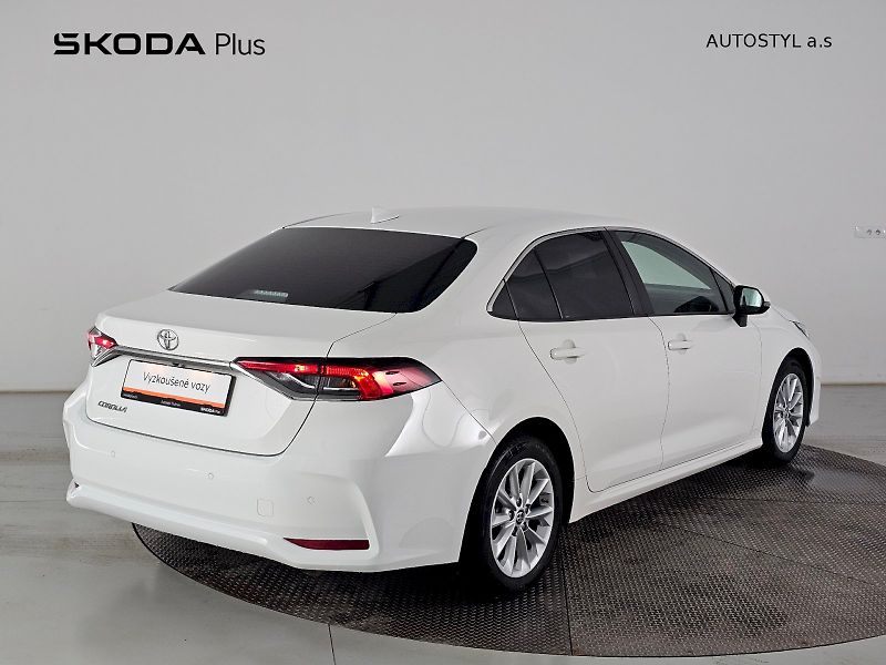 Toyota Corolla (2023) 1.5i CVT COMFORT TECH - fotka 2 z 23