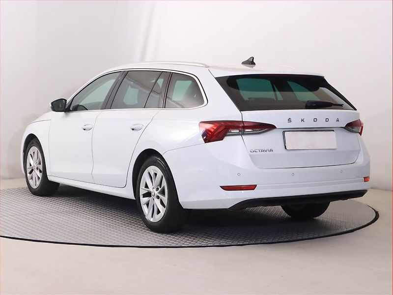 Škoda Octavia (2020) 2.0 TDI, Automat, Kůže, Navi - fotka 4 z 27