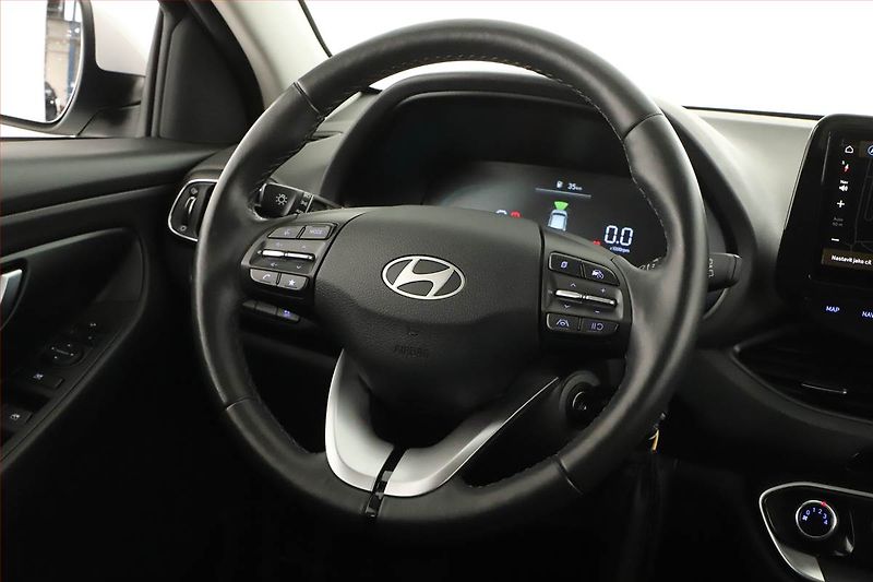 Hyundai i30 (2025) Smart 1.5 DPI, ČR,1.maj, Navi - fotka 8 z 14
