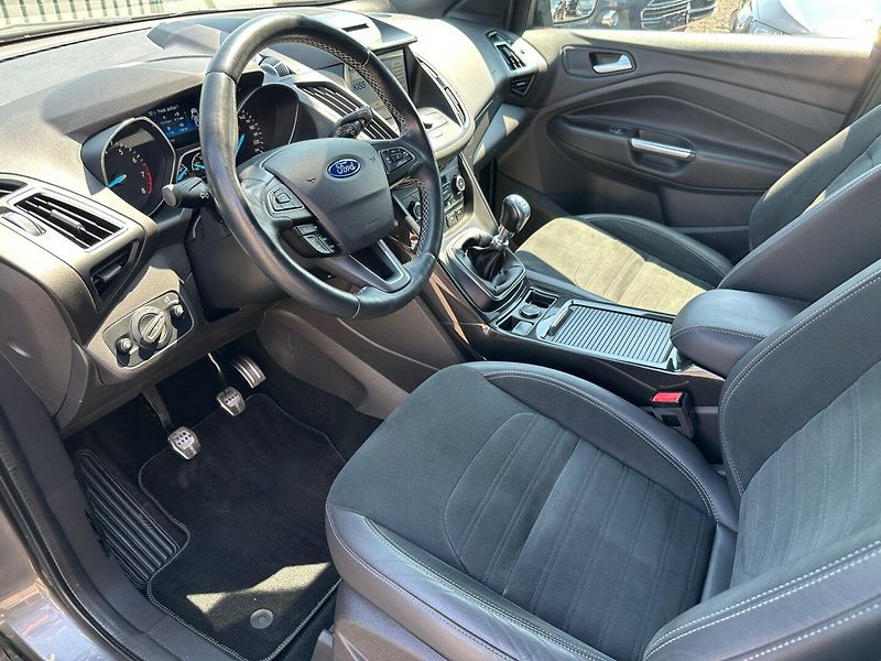 Ford Kuga (2017) 1,5 110kw EcoBoost ST-line - fotka 9 z 23