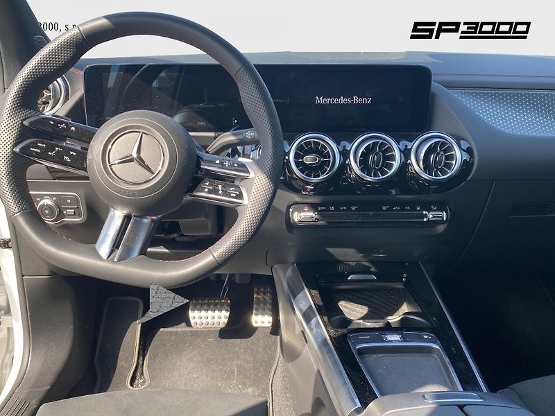 Mercedes-Benz EQA 250+ AMG - fotka 8 z 9