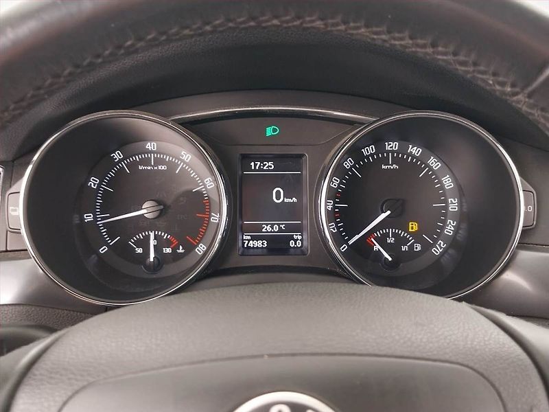 Škoda Superb (2012) 1.8 TSI, Serv.kniha, Xenony - fotka 11 z 16