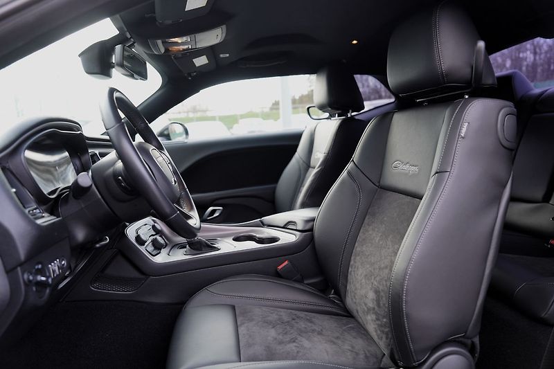 Dodge Challenger 3.6 V6 automat,/kůže/xenony - fotka 14 z 37