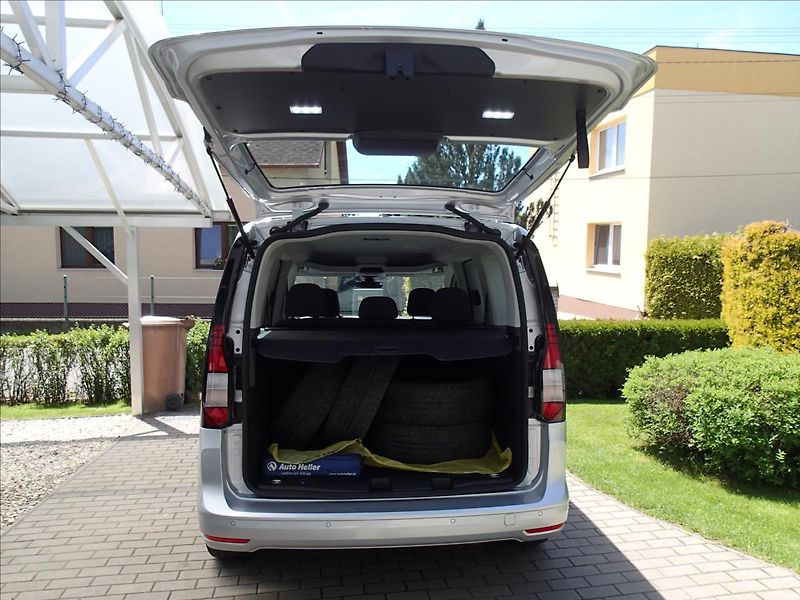 Volkswagen Caddy 1,5 1.maj. 26 000 Km, záruka - fotka 39 z 41