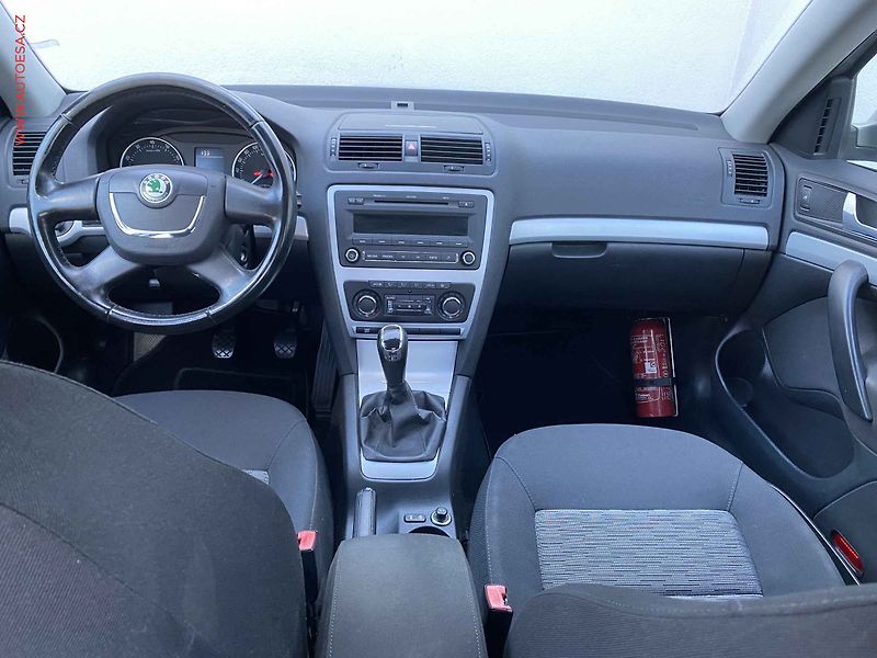 Škoda Octavia (2011) 1.2 TSi, Ambiente, TZ - fotka 8 z 17