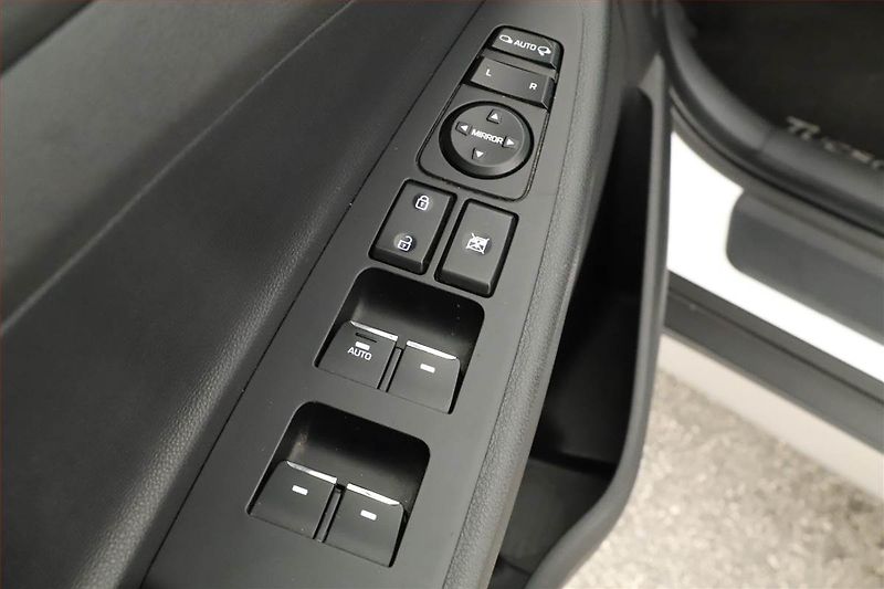 Hyundai Tucson (2017) Select 1.7 CRDi, Automat - fotka 18 z 20