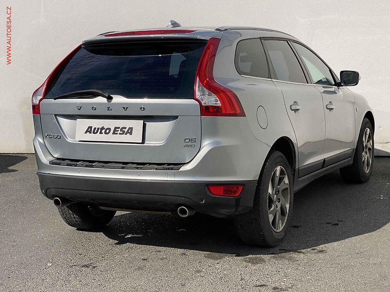 Volvo XC60 (2012) 2.4 D5 AWD, Ocean Race - fotka 4 z 19
