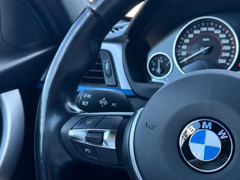 BMW Řada 3 335i, 91 000 Km ! - fotka 9 z 14