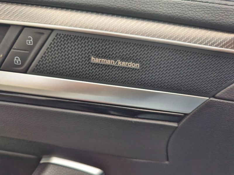 Volkswagen Arteon 2.0 TDI DSG 4x4  DPH ROZVODY - fotka 30 z 32