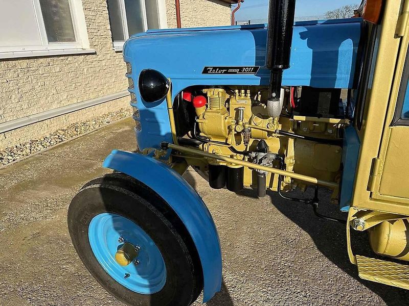 Zetor 3011, vyráběný od roku 1960 (sériově 1962–1967) v Brně, byl průkopnickým modelem unifikované řady československých traktorů.