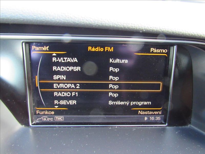 Audi A4 Avant 2,0 TDi 110kW - fotka 16 z 31