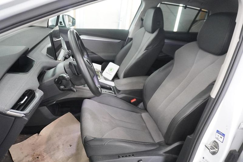 Škoda Enyaq iV 80 LOFT 15kw TZ SOH 97% - fotka 6 z 8
