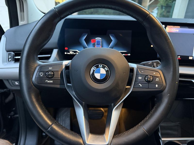 BMW Řada 2 (2023) 218I-nový model-panorama-TOP - fotka 15 z 19