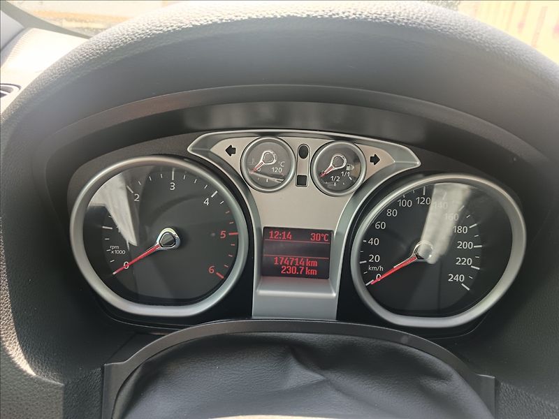 Ford Kuga 2,0 TDCi - fotka 20 z 21