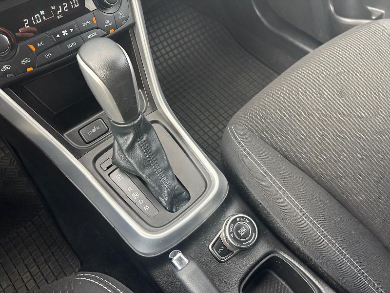 Suzuki SX4 S-Cross 1.4 Boosterjet Premium Hybrid - fotka 21 z 27