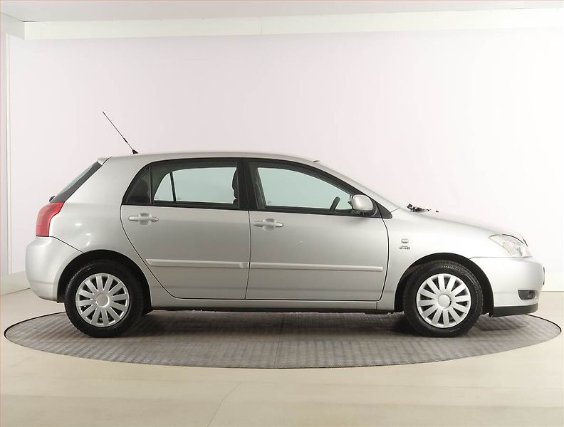 Toyota Corolla (2004) 2.0 D-4D, po STK, Klima - fotka 6 z 16