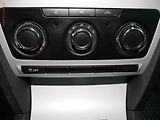 Škoda Octavia (2010) 1.9 TDI, ČR, AC, TZ, temp. - náhled 14