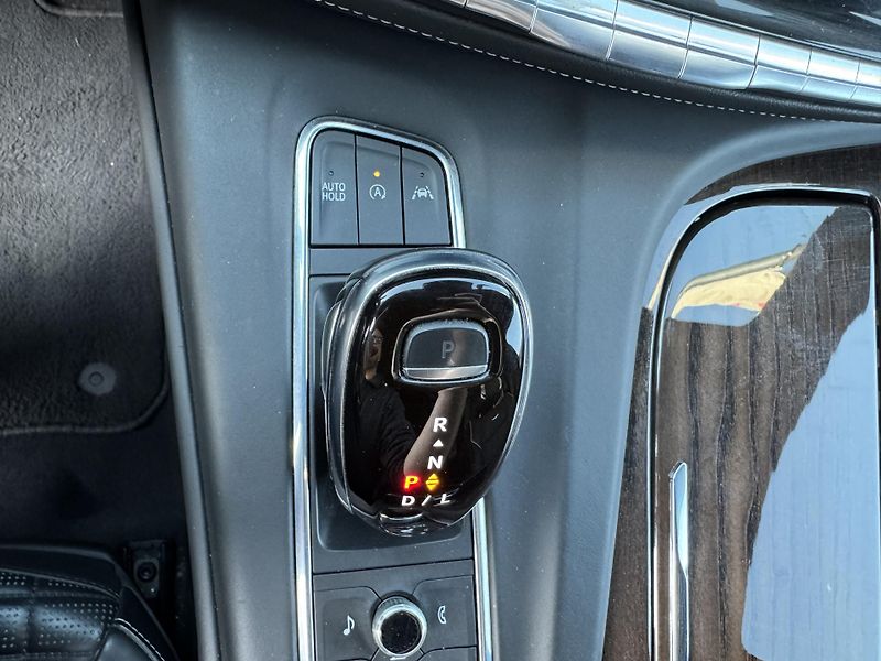 Cadillac Escalade 6,2 Sport Platinum MAX VÝBAVA! - fotka 40 z 51