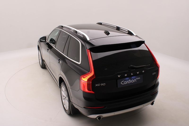 Volvo XC90 D5 AWD MOMENTUM AUT REZERVACE - fotka 17 z 46