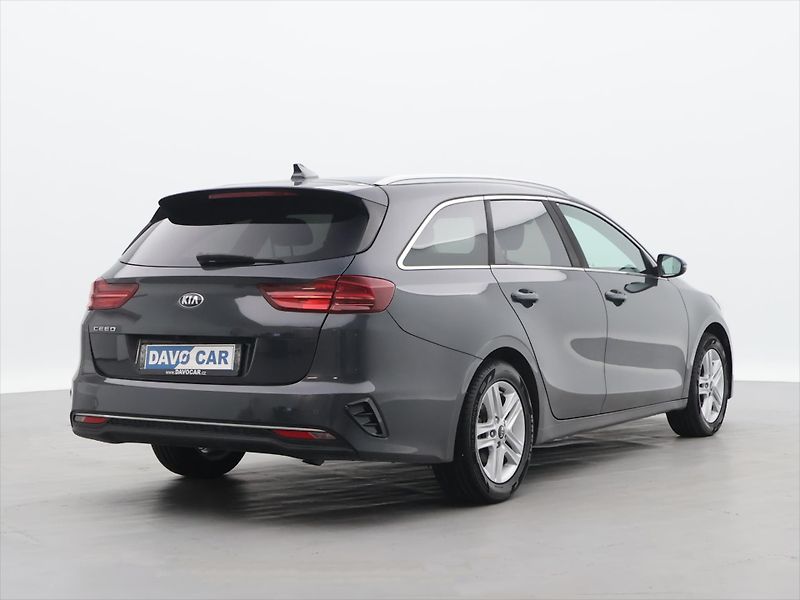 Kia Ceed 1,4 T-GDI Fresh CZ - fotka 7 z 28
