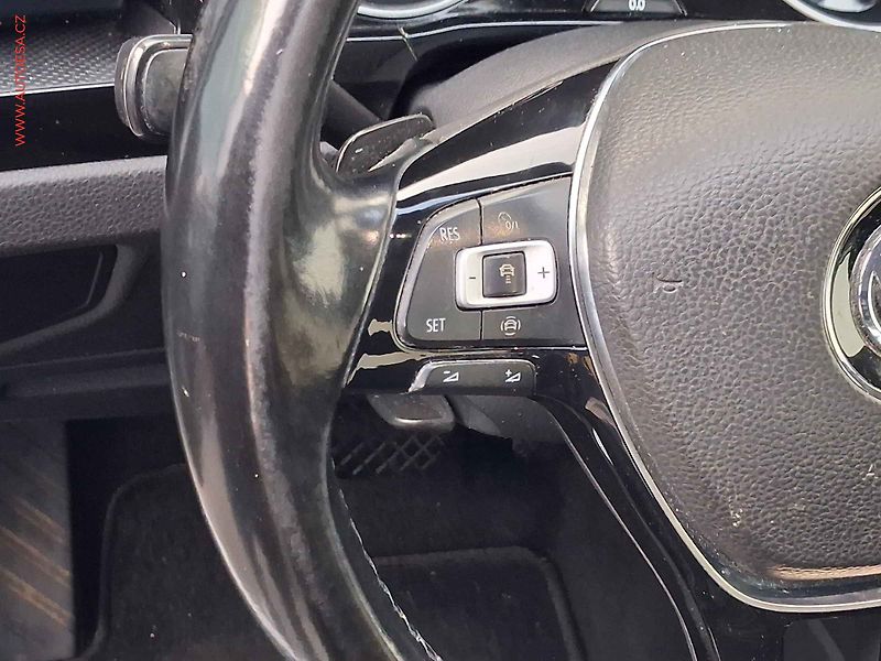 Volkswagen Touran (2019) 2.0 TDi, 2.maj,ČR, DSG, LED - fotka 13 z 16