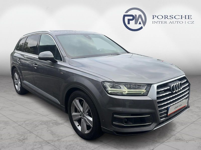 Audi Q7 3.0TDi S-Line Quattro 7míst - fotka 10 z 23