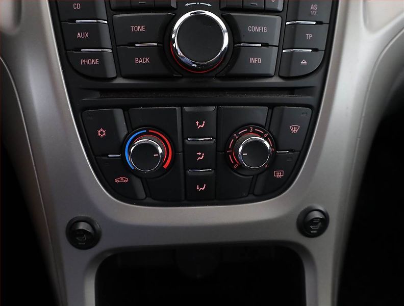 Opel Astra (2011) 1.4 16V, jezdí výborně - fotka 11 z 17