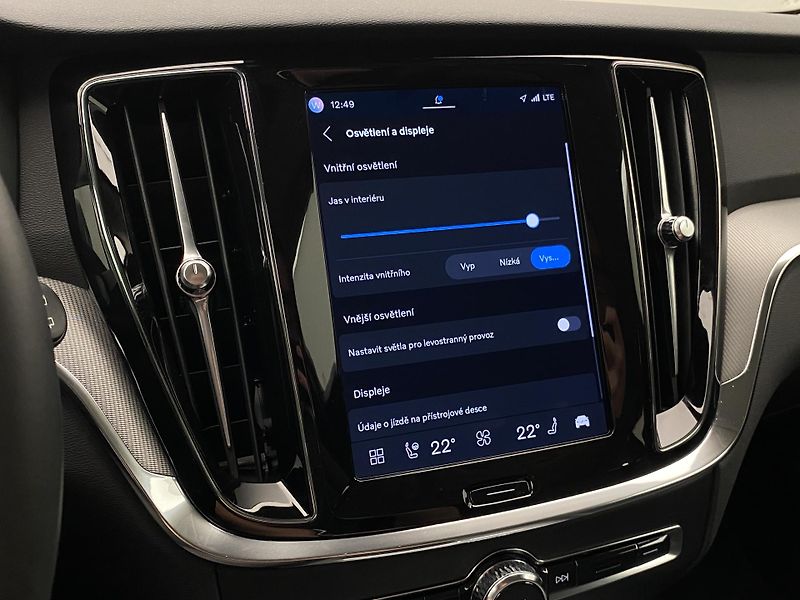Volvo V60 CC B4 AWD BRIGHT PLUS AUT  - fotka 53 z 59
