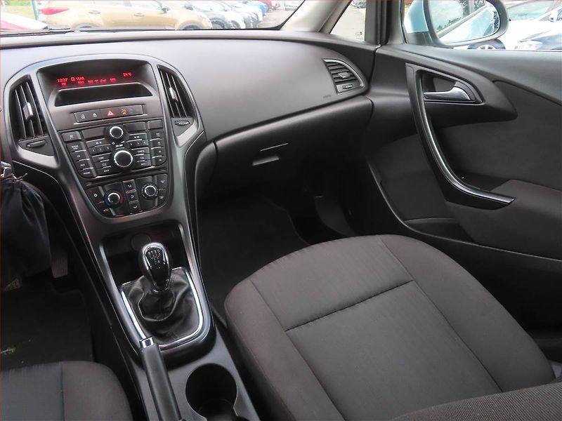 Opel Astra (2010) 1.4 16V, za skvělou cenu - fotka 8 z 16