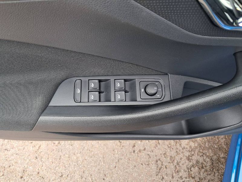 Škoda Kamiq (2024) AMBITION Fresh 1.0 TSI / 81 kW - fotka 17 z 30