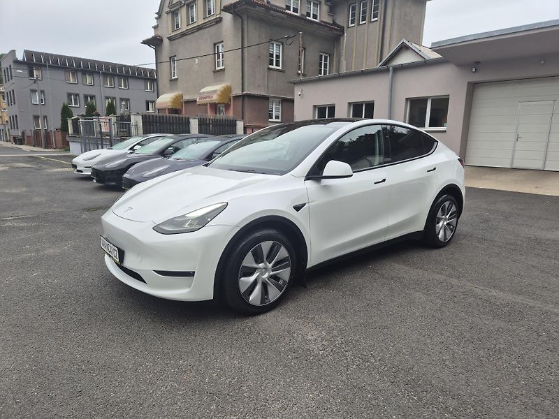 Tesla Model Y LONG RANGE DUAL MOTOR  92% - fotka 2 z 50