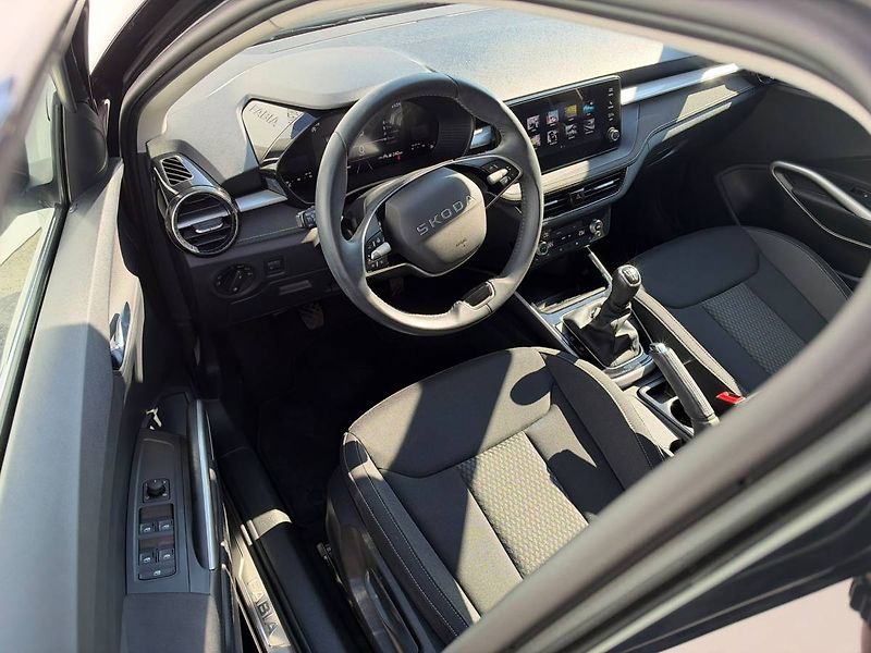 Škoda Fabia Selection 1,0 TSI 70 kW 5° MP - fotka 7 z 31