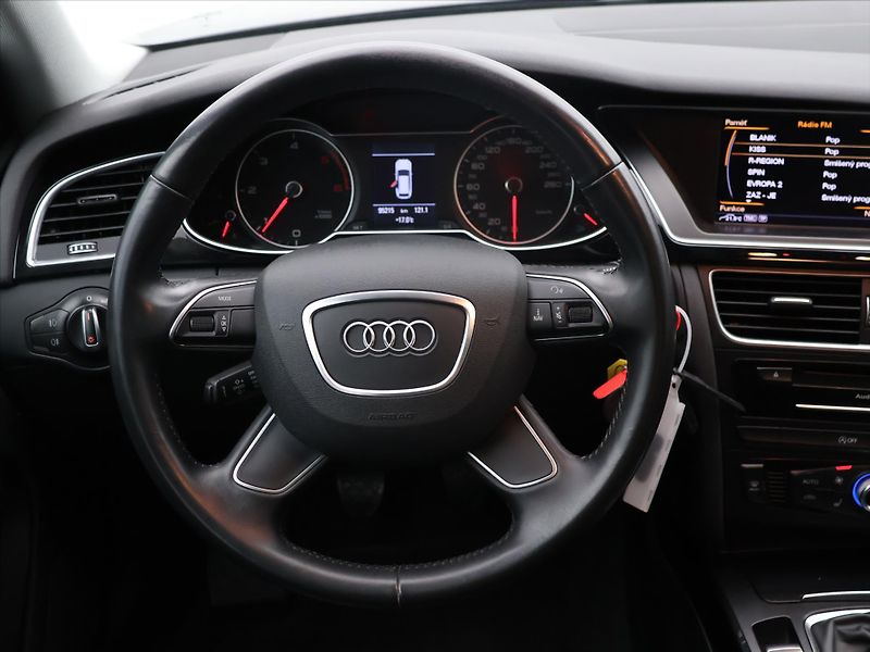 Audi A4 2,0 TDi 100kW Kůže Pano Navi - fotka 20 z 34